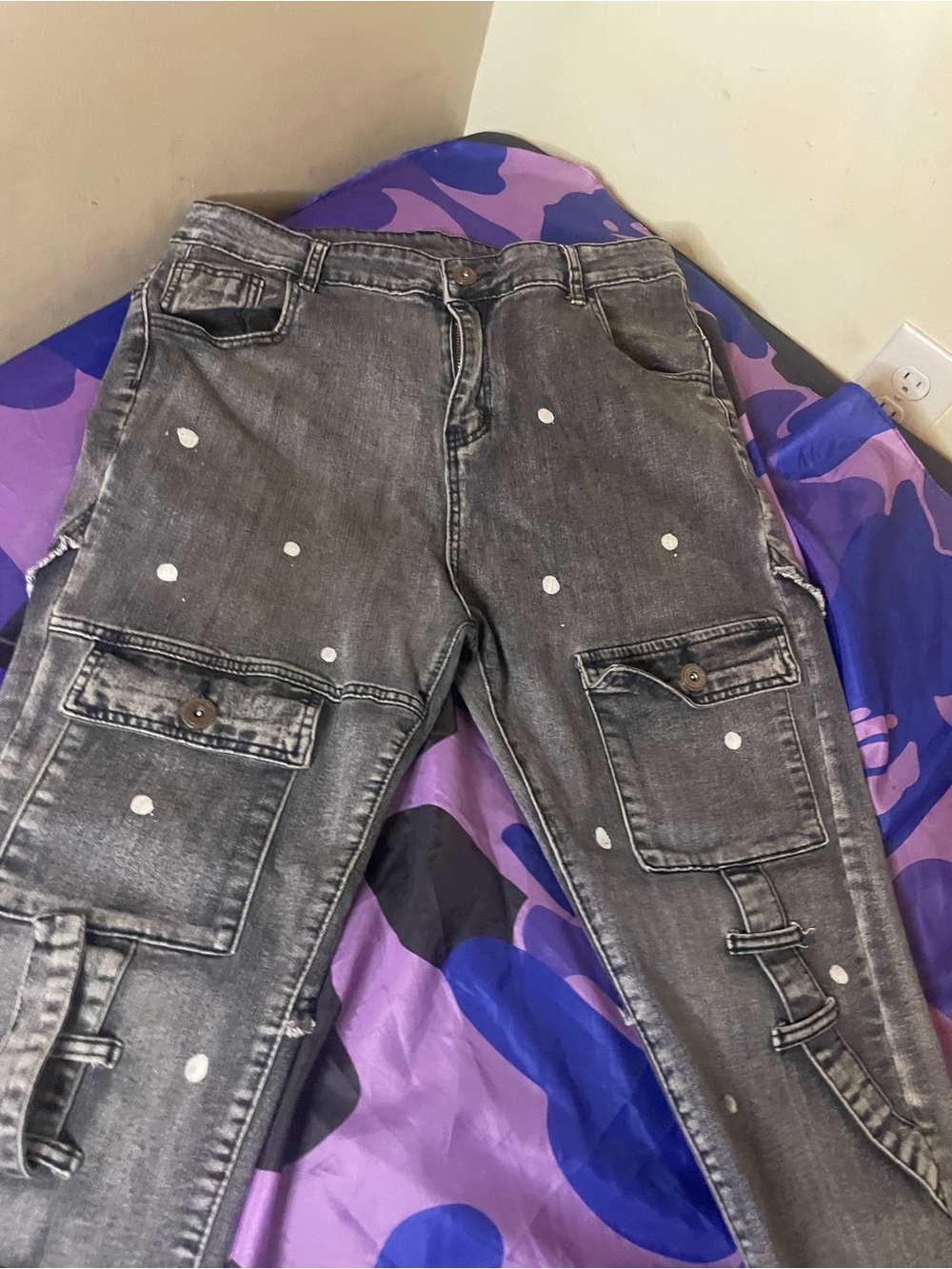 Rue21 Gray Slim Straight Cargo Jeans with White Dot Accents